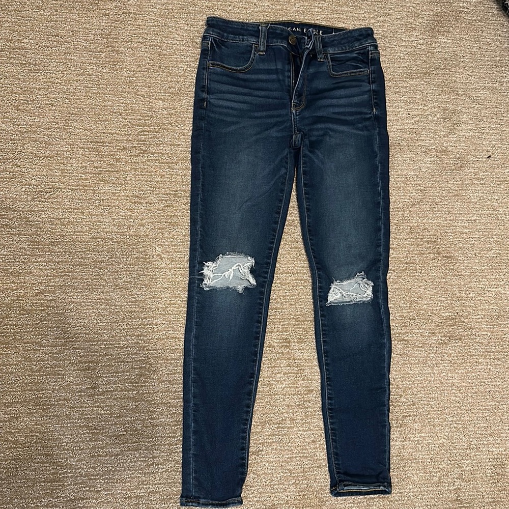 EUC American Eagle distressed skinny jeans